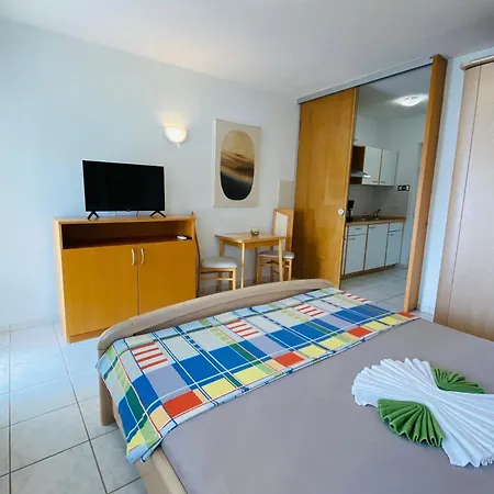 Apartmán Seaside With A Swimming Pool Cove Pribinja, Hvar - 24171